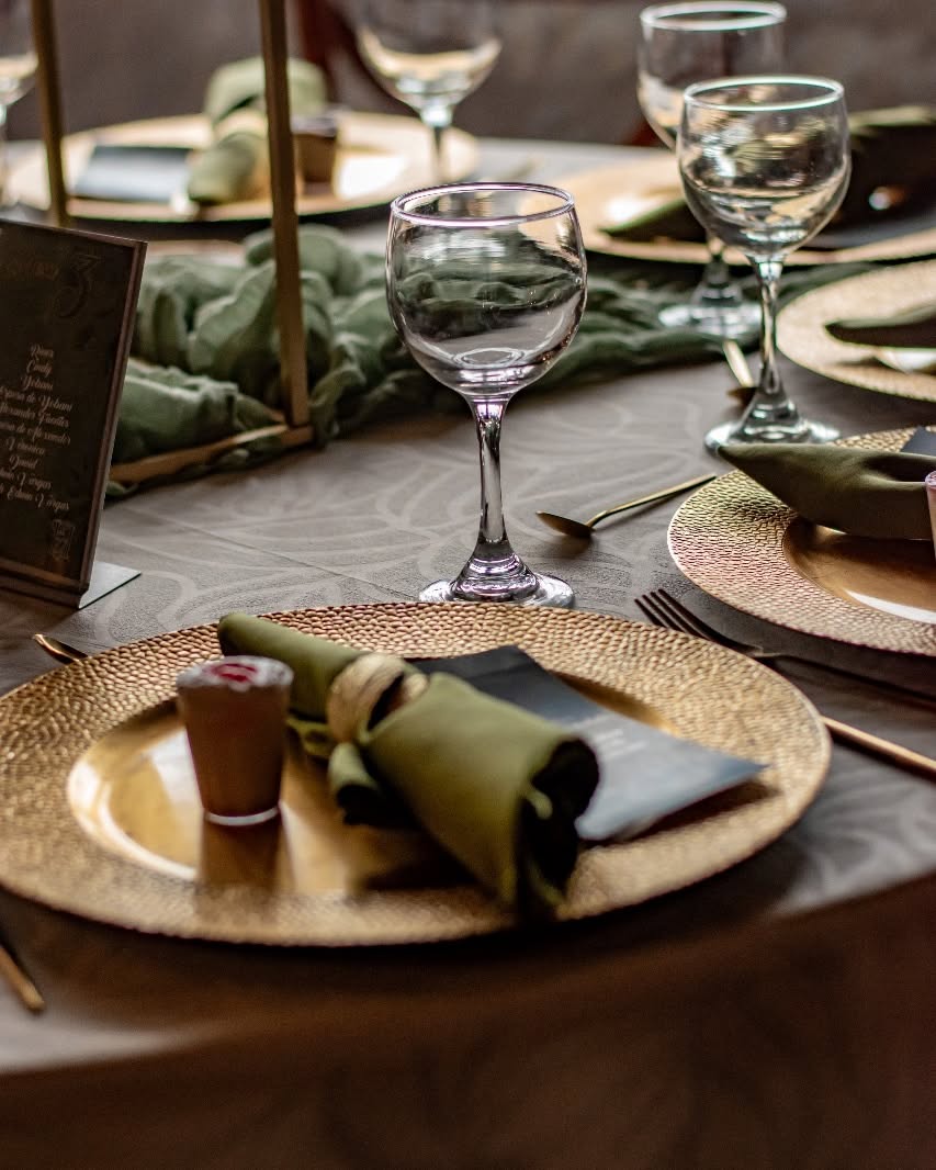 Vista general del salón en Brasa & Barril Alto Bosque